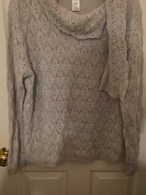 Alfred Dunner Light Gray Lace-Knit Women’s Sweater with Scarf Accent